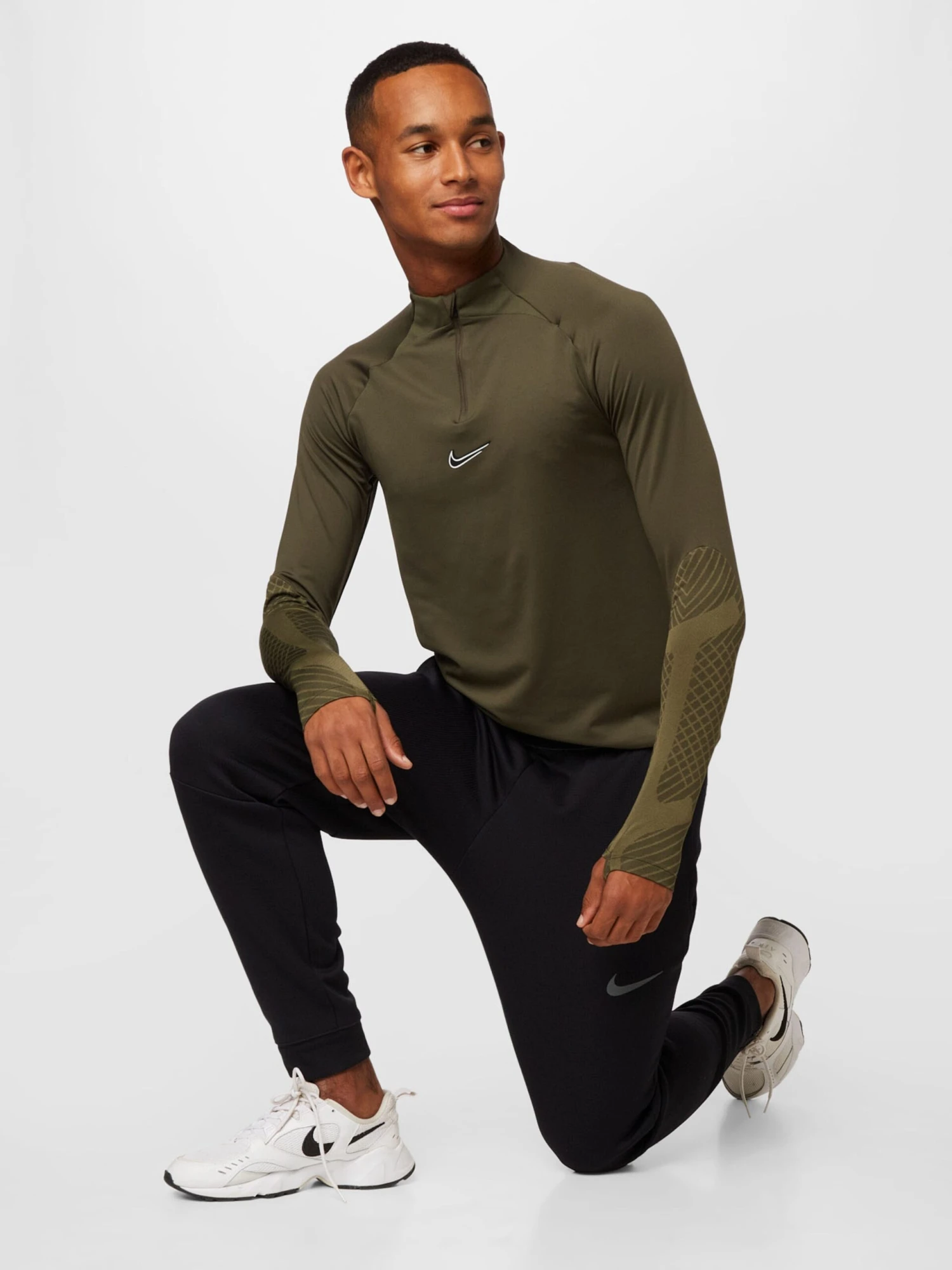 Nike Functionele Shirts Functioneel Shirt Heren Kaki / Olijfgroen 5 Nike Functionele Shirts Functioneel Shirt Heren Kaki / Olijfgroen - Afbeelding 5