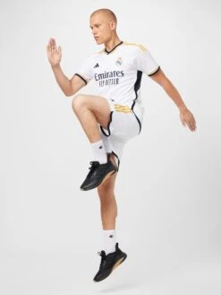 ADIDAS PERFORMANCE Tricots Tricot Real Madrid 23/24 Heren Wit -Sportieve Kleding eef8421b534d32cdbe76bf0b5b324a77