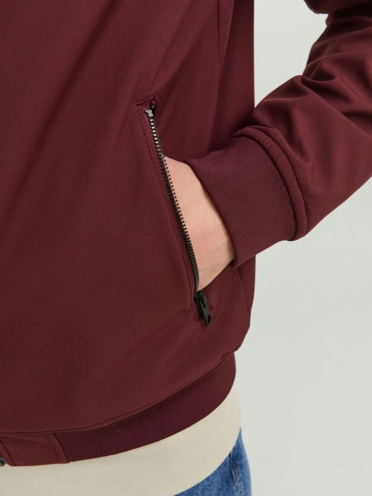 Voorkant 21 Voorkant -Sportieve Kleding 9703a90cbde9833d6dba92d5cedfc79b 768x1024 1